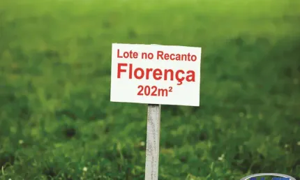 Terreno à venda na Avenida Denise Therezinha Bonato Licatti, Jardim Florença, Marília por R$ 160.000