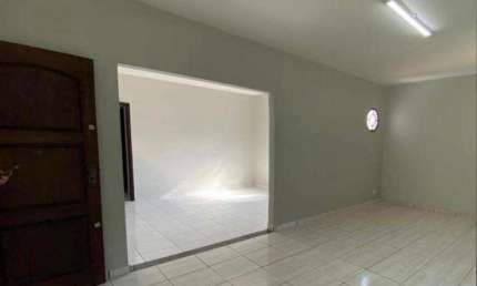 Casa com 3 quartos à venda na Rua do Calvário, Jardim Cristo Rei, Marília, 200 m2 por R$ 550.000