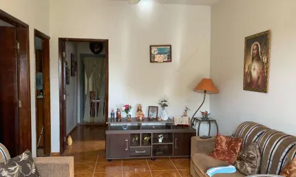 Casa com 3 quartos à venda na Rua Eugênio Domingues, Jardim Cristo Rei, Marília, 135 m2 por R$ 380.000