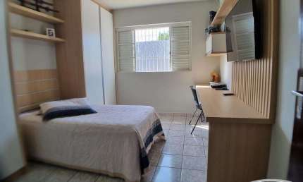 Casa com 3 quartos à venda na Rua Vinte e Quatro de Dezembro, Pólon, Marília, 171 m2 por R$ 620.000