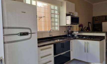 Casa com 3 quartos à venda na Rua Luiza Rossi Oioli, Jardim Flora Rica, Marília, 130 m2 por R$ 500.000