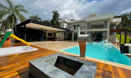 Solar das Palmeiras - Casa de 4 quartos no Condominio Solar das Palmeiras