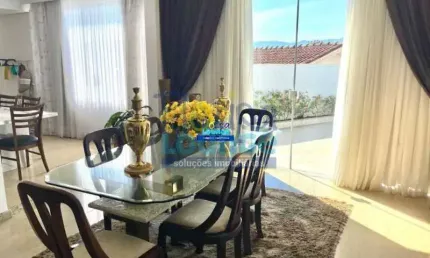 MAGNÍFICA CASA NA AGRONÔMICA COM 4 SUÍTES - AGR4C2681