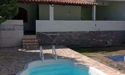 Casa para Venda em Iguaba Grande, Centro, 4 dormitórios, 2 suítes, 5 banheiros, 3 vagas
