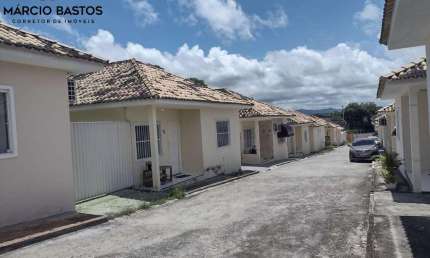 Casa para Venda em Araruama, Outeiro, 2 dormitórios, 1 suíte, 2 banheiros