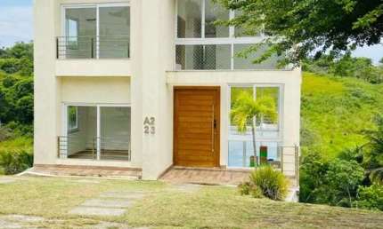 Casa em condomínio fechado com 5 quartos à venda na R. Imbassaí, Abrantes, Camaçari por R$ 1.400.000