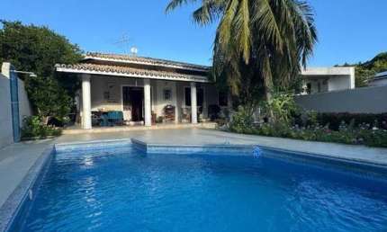 Casa em condomínio fechado com 4 quartos para alugar na Avenida Santos Dumont Km, 1, Portão, Lauro de Freitas por R$ 6.500