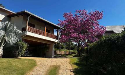 Casa de Condomínio com 4 Quartos, sendo 2 suites,  com 598 m²  em Vinhedo