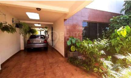 Casa à venda Jardim Aeroporto com 03 dormitórios, 01 suíte e 03 vagas