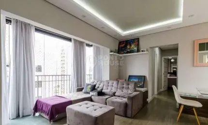 Apartamento à venda Vila Gumercindo  com Varanda e próximo ao metrô
