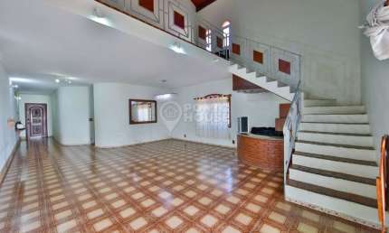 Casa à Venda no bairro Vila Mariana, 4 Dormitórios, 4 Vagas, Junto Metrô, 327 m²