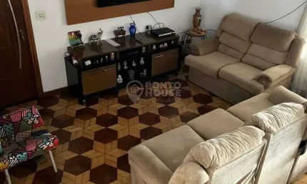 Sobrado à venda no bairro Vila Gumercindo 3 dormitórios, 3 banheiros e 2 vagas