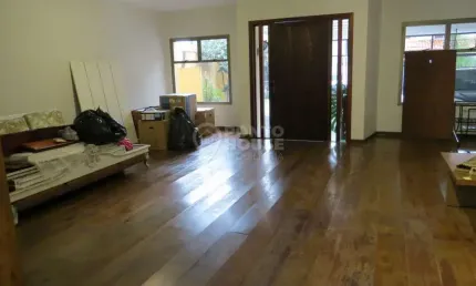 Casa à Venda no bairro Planalto Paulista, 4 Suítes e 5 Vagas, Melhor Local