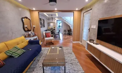 Casa à Venda Planalto Paulista 3 Suítes, 3 Vagas, Moderna e Clean, Ótimo Local