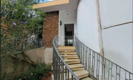 Casa com 3 dormitórios, excelente quintal para venda no jardim aeroporto