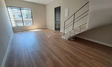 Casa à Venda no bairro Planalto Paulista, 2 Dormitórios, 2 Vagas, Reformada