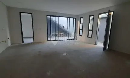 Sobrado novo de 194m², com 4 dormitórios, 1 suíte e 3 vagas na Vila Mariana