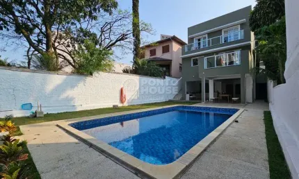 Casa à Venda no Planalto Paulista 4 Suítes, 4 Vagas e Piscina, Novinha, 10 x 38