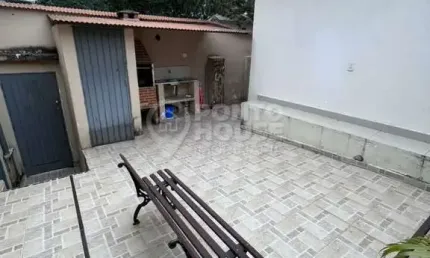 Casa térrea á venda com 04 apartamentos, 06 wc's, 04 vagas em Vila Mariana
