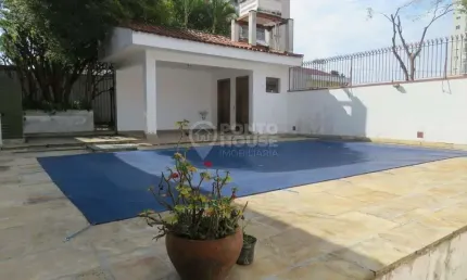 Casa térrea, 3 dormitórios, 2 suítes, 2 vagas, espaço gourmet, piscina