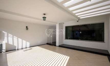 Casa à Venda no bairro Planalto Paulista, 3 Dormitórios, 2 Vagas, Isolada,182 m²