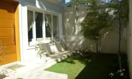 Casa à Venda no bairro Planalto Paulista, 3 Dormitórios, 3 Vagas, Junto à Moema