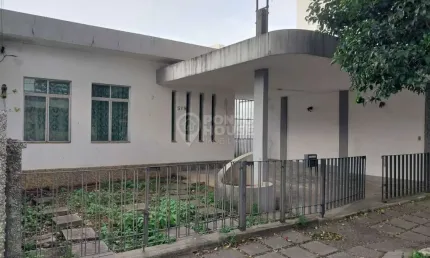 Casa térrea à venda no Ipiranga com 141m², 4 dormitóiros