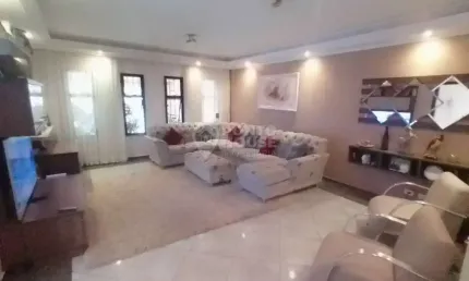 Casa no Ipiranga com 192m², 4 dormitórios, 2 Suítes, 4 Banheiros e 4 Vagas.