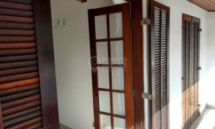 Sobrado para venda no bairro Vila Gumercindo 5 dormitórios, 1 suíte e 2 vagas