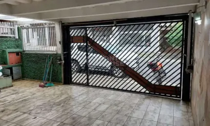 Sobrado à venda Jardim Saúde de 3 andares, 5 dormitórios, 4 banheiros e 2 vagas