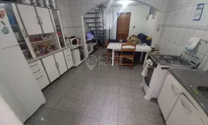 Sobrado de vila 3 dormitórios, edícula, quintal, próximo ao metrô saúde