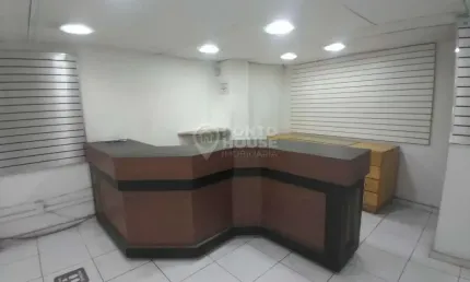 Salão comercial para locação no bairro da Saúde de 105m² e 2 banheiros