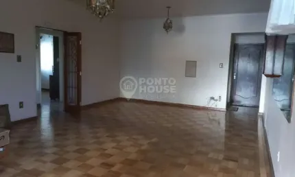 Apartamento de 160m² com 2 dormitórios sendo 1 suíte e 1 vaga coberta.
