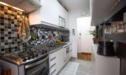 Apartamento à venda com 2 quartos (1 suíte), 2 banheiros e 1 vaga na saúde