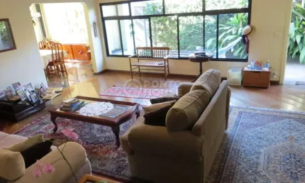 Casa à venda no planalto paulista 4 suítes e 5 vagas, muito espaço e conforto