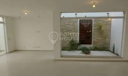 Sobrado à venda no bairro Vila Gumercindo com 240m², 3 suítes e 3 vagas de garagem