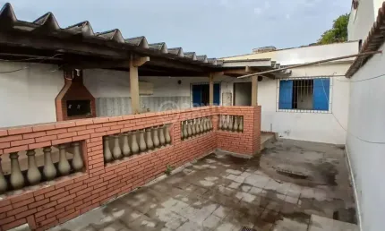Sobrado à venda no Ipiranga de 220m², 5 dormitorios, 3 banheiros e 1 vaga