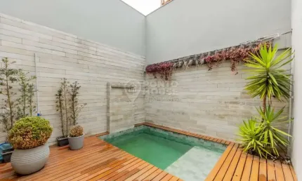 Casa à Venda no bairro Campo Belo, 3 Dormitórios, 3 Vagas, Piscina, Nova e Vaga