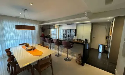 Apartamento á venda no Bosque da Saúde de 194m², 3 suítes e  varanda gourmet