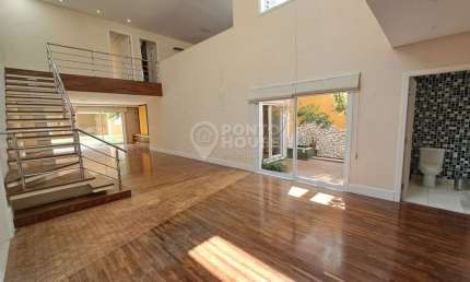 Casa à Venda Planalto Paulista 10 x 39, 3 Suítes, 4 Vagas e Quintal, Exposição