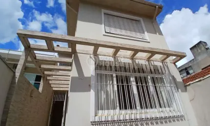 Sobrado à venda na Saúde de 4 dormitórios, 3 banheiros, 1 sala e 1 vaga