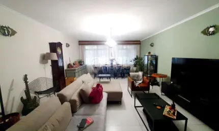 Sobrado à venda no bairro Vila Guarani de 4 dormitórios, 6 banheiros e 4 vagas