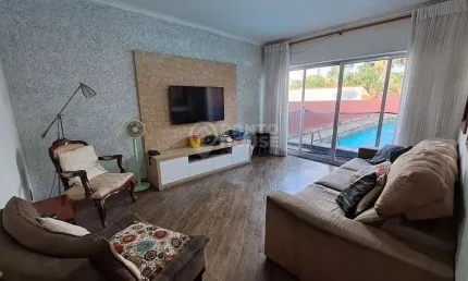 Casa à venda no planalto paulista, 4 suítes, 4 vagas e piscina, 270 m² terreno