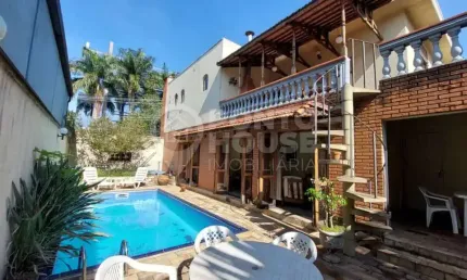 Casa à Venda Planalto Paulista 3 Dormitórios, 3 Vagas, Piscina, 394 m² terreno