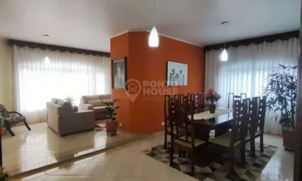 Sobrado à venda no bairro Vila Moares, 300m², 3 dormitórios, 1 suite e garagem