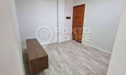 Apartamento à venda no bairro Saúde de 1 dormitório, 1 banheiro e 1 sala