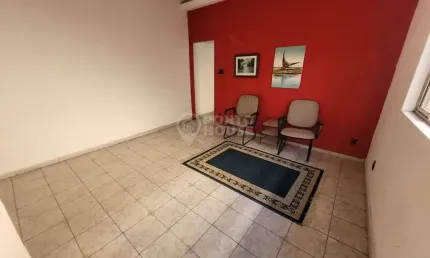 Casa à Venda Planalto Paulista, 3 Dormitórios, 2 Vagas, A 850 Metros do Metrô