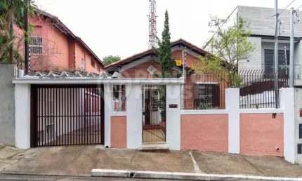 Casa à venda no Campo Belo,3 dormitórios, vaga de garagem e sistema de segurança