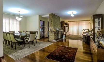 Casa à venda Jardim da Saúde, 4 dormitórios 10 vagas, quintal