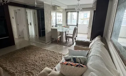 Apartamento à Venda 3 Dormitórios no Balneário Estreito, Florianópolis!